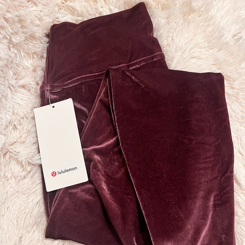 NWT - Lululemon Wunder Lounge HR Tight 28" *V